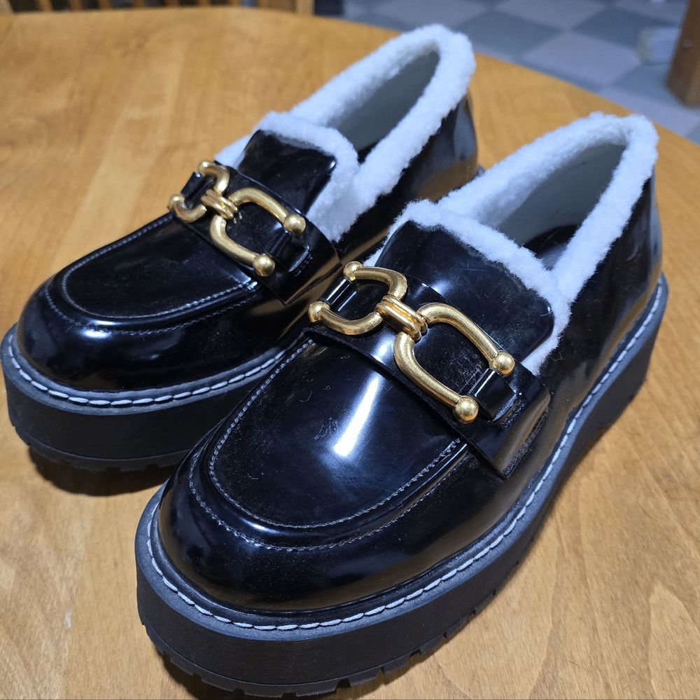 Torrid 10 Black Loafers with Gold Chain Detail